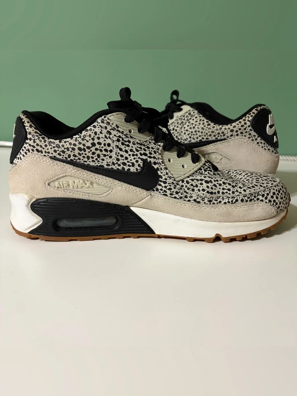 Nike Women’s Air Max Safari Dot Print Sneakers in Black and Cream Size 9.5